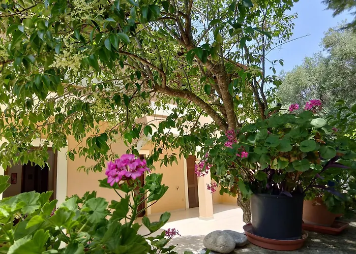 Дом отдыха Ektora's House *