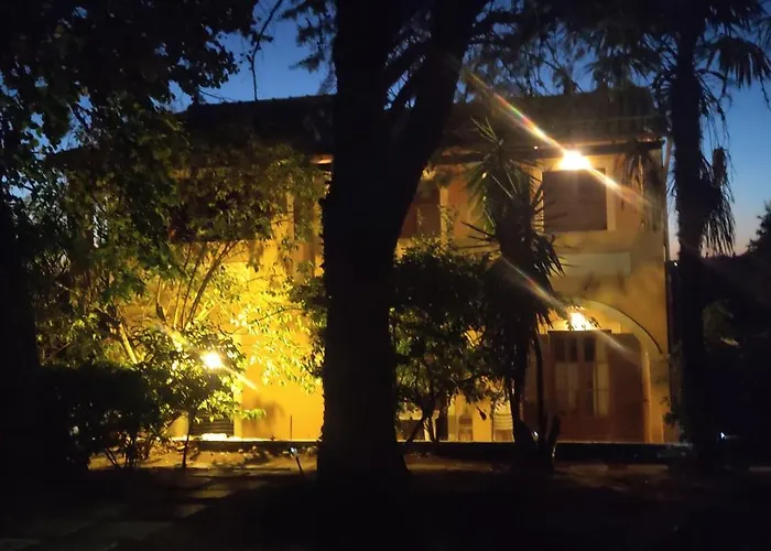 Ektora's House *